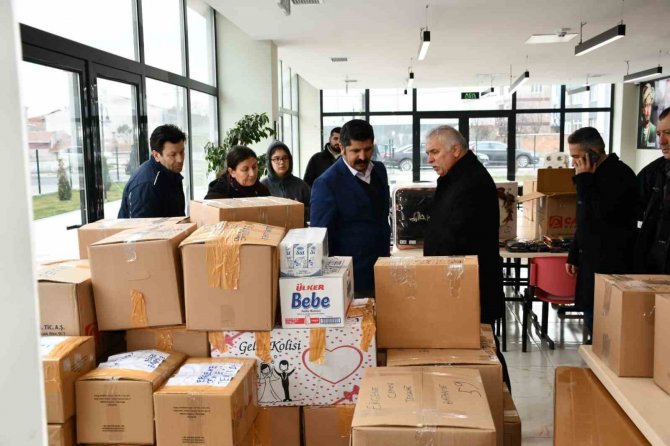 Çorlu Ve Ergene’den Depremzedelere Yardımlar Sürüyor