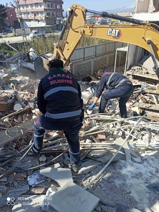 Karesi Arama Kurtarma Timi Çalışmalarını Sürdürüyor
