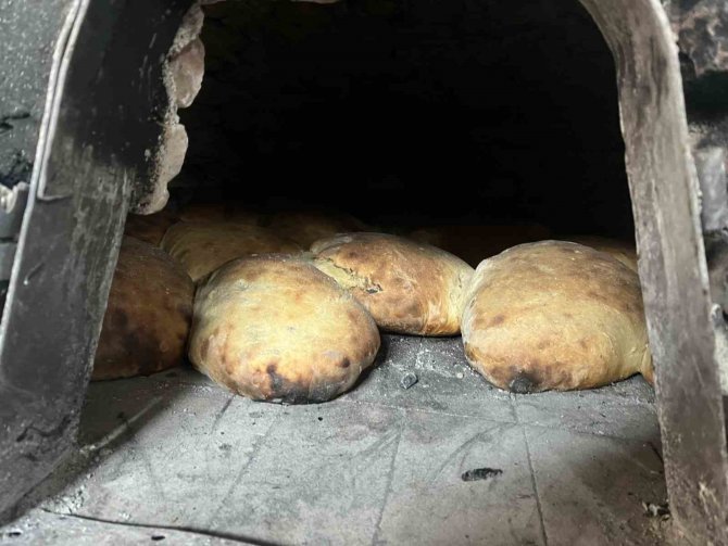Kastamonulu Kadınlar Fırınlarını Depremzedeler İçin Yaktı