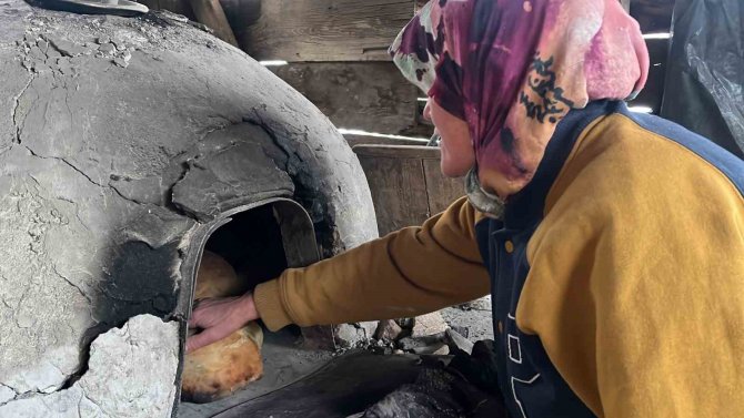 Kastamonulu Kadınlar Fırınlarını Depremzedeler İçin Yaktı