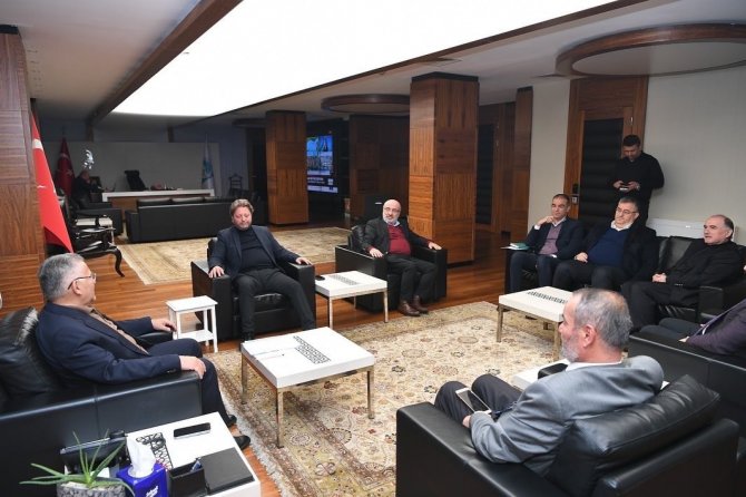 Büyükkılıç, Kayseri’ye Gelen Depremzedeler İçin Rektörlerle Bir Araya Geldi