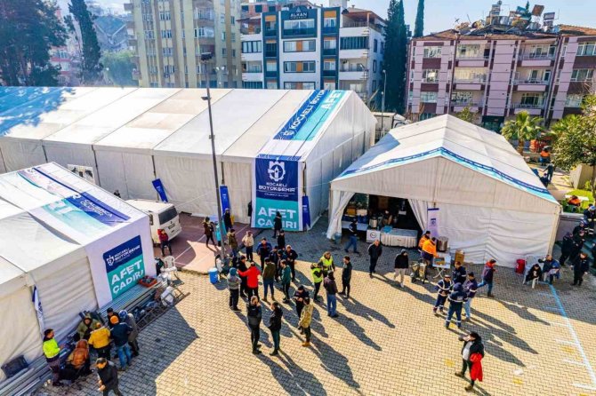 Kocaeli İtfaiyesi 62 Depremzedeyi Enkaz Altından Çıkardı