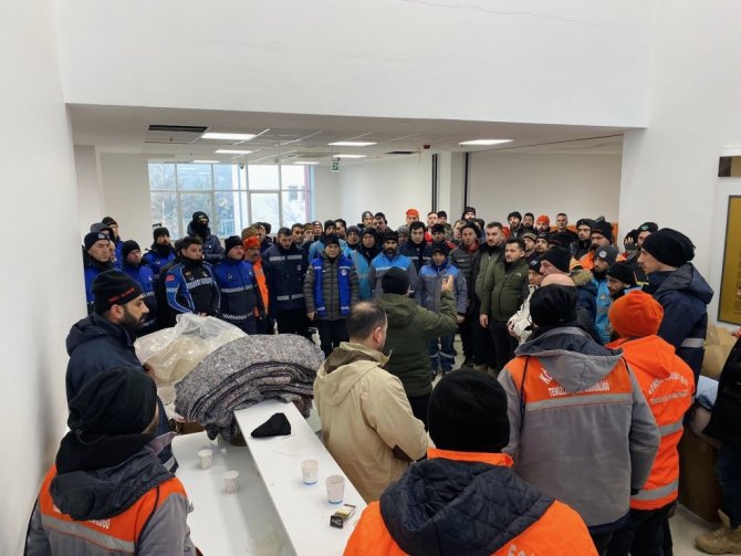 Körfez Belediyesi Tüm İmkanlarıyla Deprem Bölgesinde