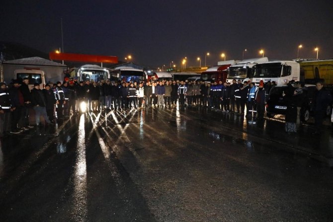 Körfez Belediyesi Tüm İmkanlarıyla Deprem Bölgesinde
