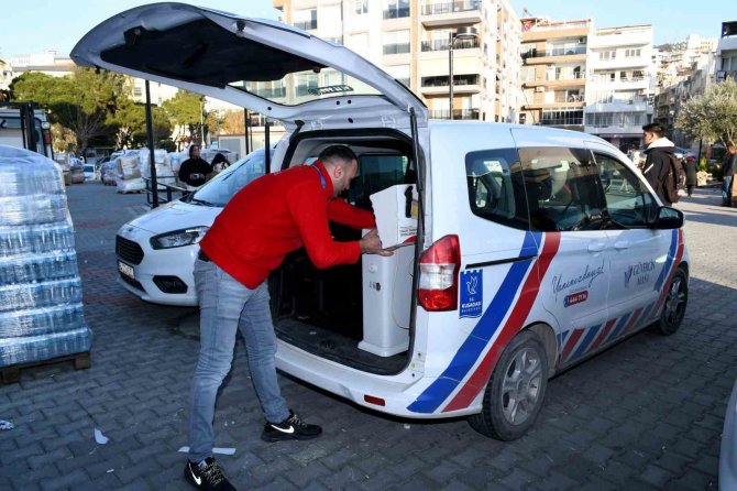 Kuşadası Belediyesi’nden Yardım Köprüsü