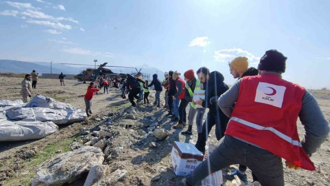 Kızılay Gönüllüleri Milletin Yanında