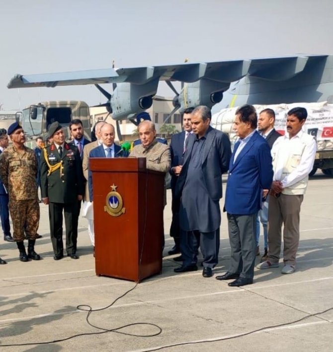 Pakistan’dan Gelen Yardım Malzemeleri Deprem Bölgelerine Doğru Yola Çıktı