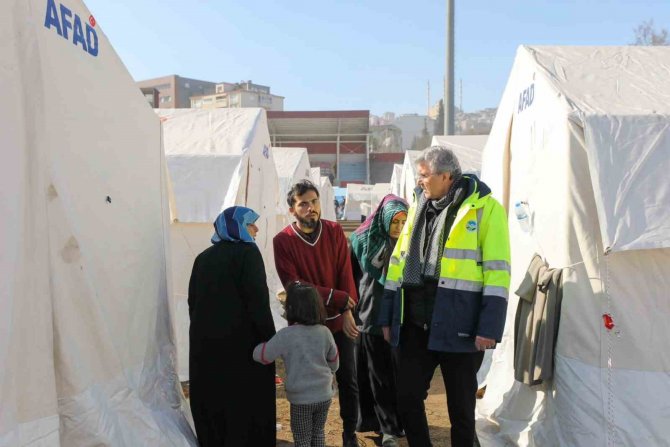 Büyükşehir 30 Bin Gıda Kolisini Deprem Bölgesine Ulaştıracak