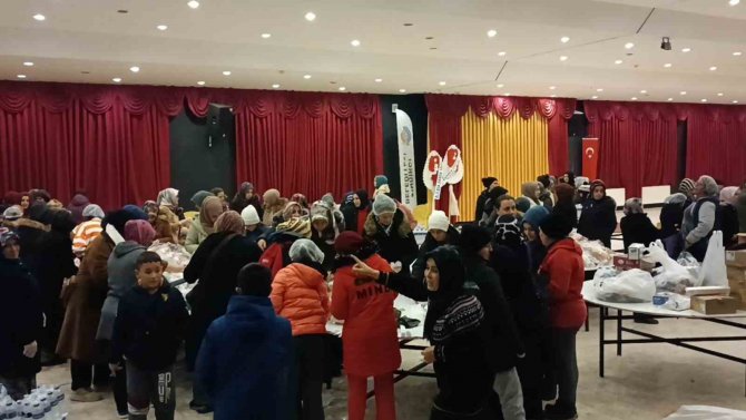 Sındırgılı Kadınlardan Deprem Bölgesine Kumanya Seferberliği
