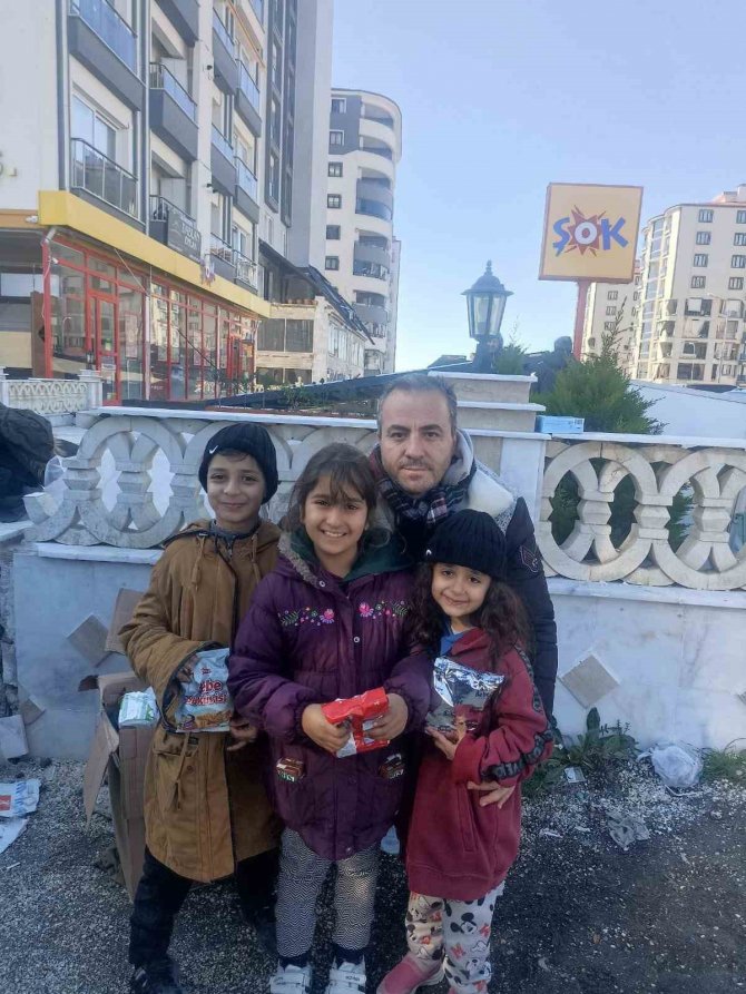 Söğütten Deprem Bölgesine Gönderilen Yardımlar Dağıtıldı