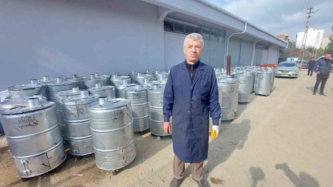 Depremzedeleri Isıtmak İçin Güçlerini Birleştirdiler: Varilden İlk Sobalar Yolda