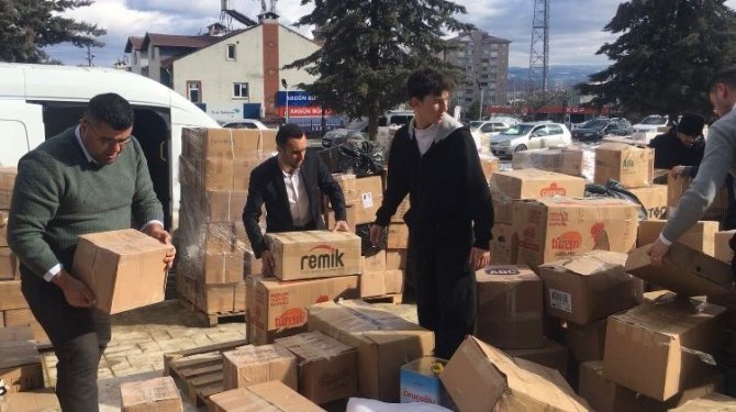 Kastamonu’dan Asrın Felaketinde Deprem Bölgesine 59 Tır Yardım Gönderildi