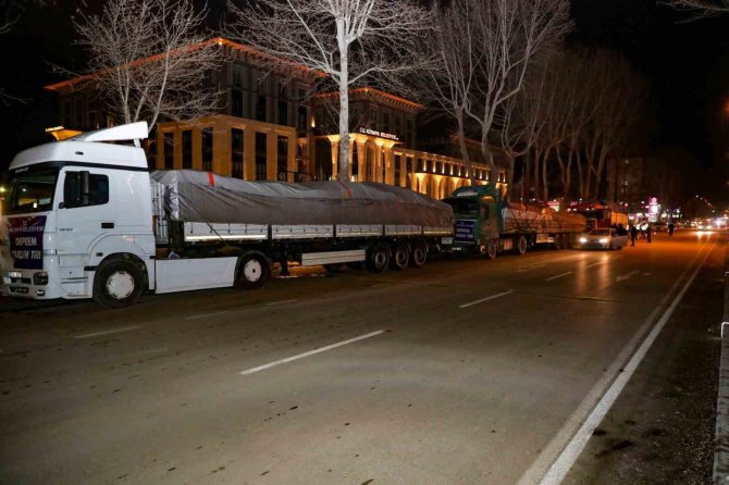 Kütahya Belediyesi Seferber Oldu, 26. Yardım Tırı Dualarla Uğurlandı