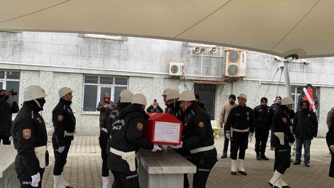 Depremde Ölen Başkomiser Ve Eşi Çorlu’da Ebediyete Uğurlandı