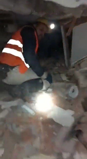 Madenciden Enkazda Kalan Ali Amca’ya: "Sana Mancar Yedireceğim Ali Ağabey"