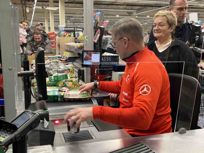 Stefan Kuntz: "Türk Halkı Yalnız Değil"