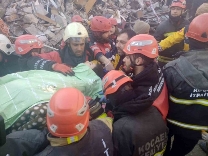 12 Yaşındaki Muhammet’i Kurtaran İtfaiye Eri Mutluluktan Böyle Ağladı
