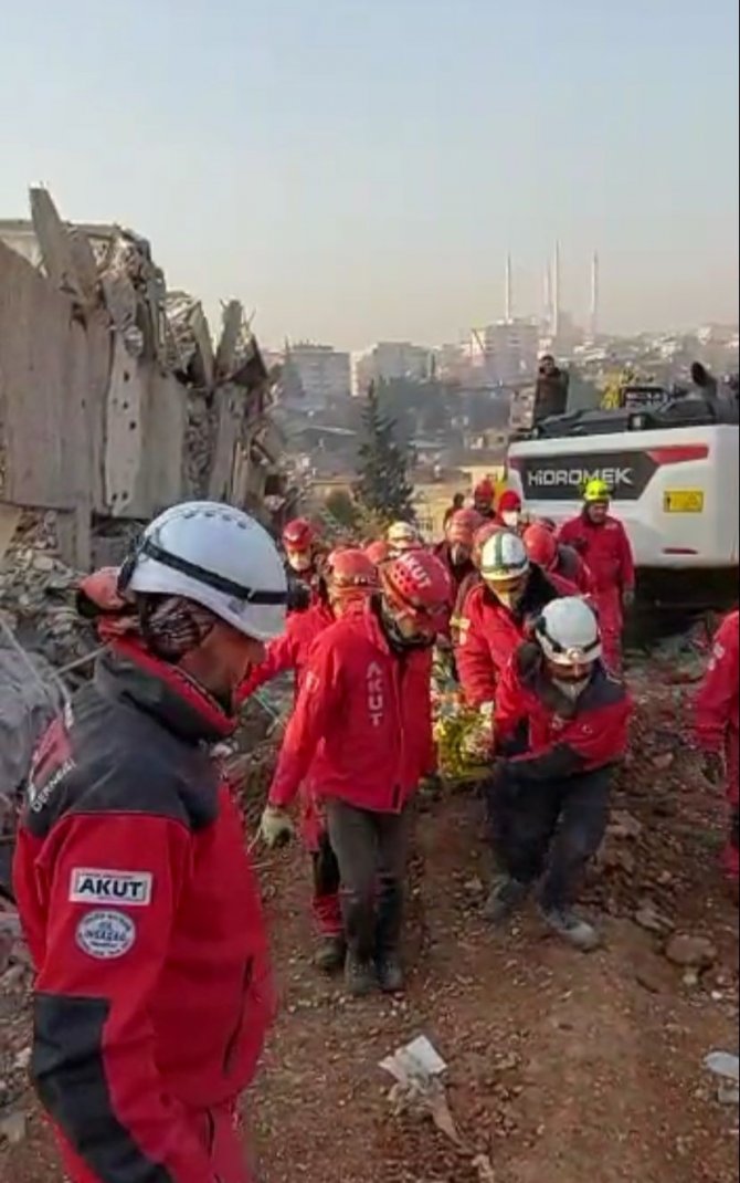 Bozüyük Belediyesi Arama Kurtarma Ekiplerinden 100’üncü Saatte Güzel Haber