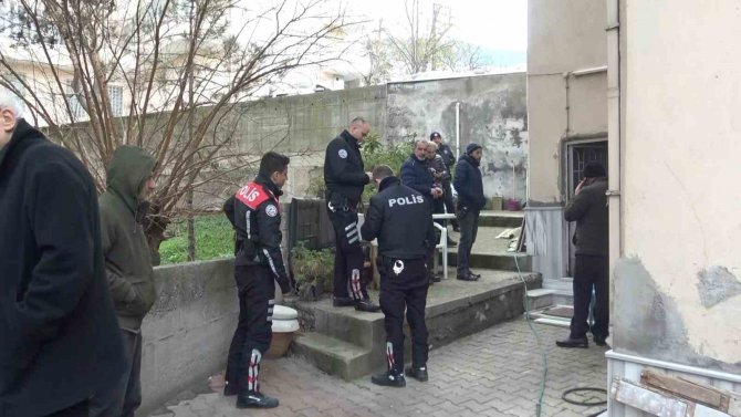 Bursa’da Bir Apartman Kapıcısı Kaldığı Depoda Ölü Bulundu