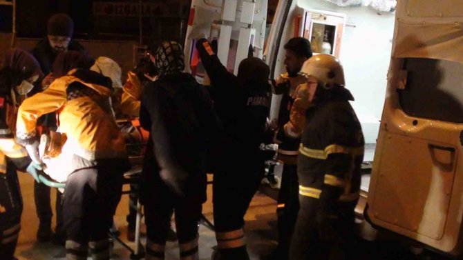 Ağır Yaralı Sürücü Hastaneye Sevk Edilirken Arabasını Sayıkladı