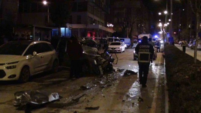 Ağır Yaralı Sürücü Hastaneye Sevk Edilirken Arabasını Sayıkladı