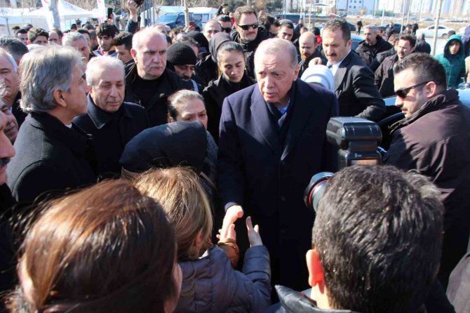 Cumhurbaşkanı Erdoğan: "Deprem Bölgesindeki Toplam Can Kaybı 21 Bin 43’e Ulaşmıştır"