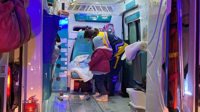 Hatay’dan İ̇stanbul’a Giden Depremzede Aile Kaza Yaptı: 1’i Bebek 9 Yaralı