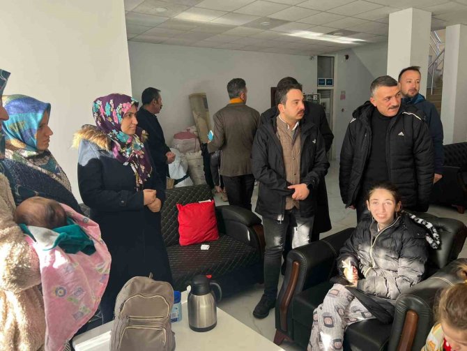 Malatya’dan Muradiye’ye Gelen Depremzedeler Lojmana Yerleştirildi