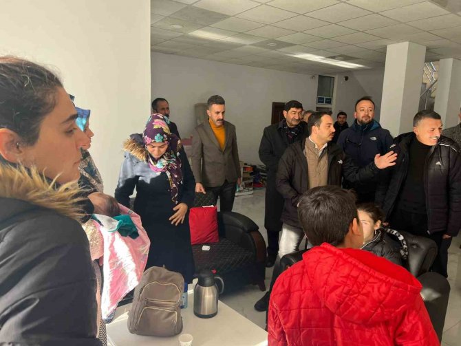 Malatya’dan Muradiye’ye Gelen Depremzedeler Lojmana Yerleştirildi