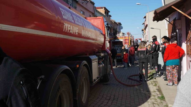Edirne’de İki Katlı Evde Çıkan Yangın Korkuttu
