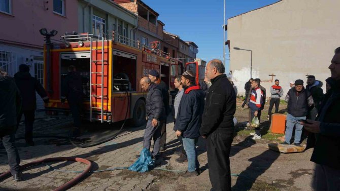 Edirne’de İki Katlı Evde Çıkan Yangın Korkuttu