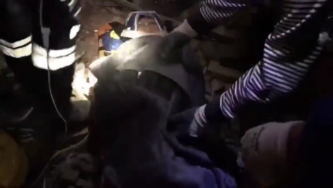 Madenciler ’Domuz Damı’ Yöntemiyle Bir Kişiyi Daha Kurtardı