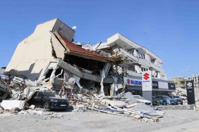 Depremin İ̇skenderun’da Geride Bıraktığı Acı Tablo