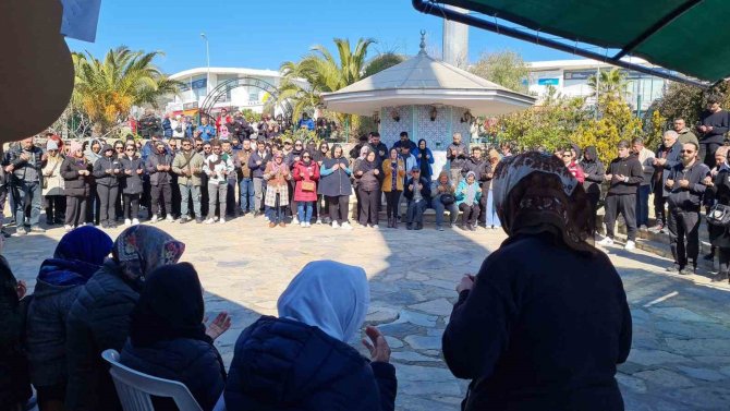 Eşiyle Enkaz Altında Hayatını Kaybeden Hatice Öğretmen Son Yolculuğuna Uğurlandı