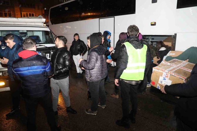 İ̇zmit Belediyesi’nin 42’nci Yardım Aracı Yola Çıktı