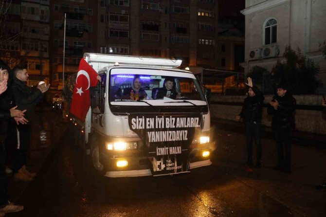 İ̇zmit Belediyesi’nin 42’nci Yardım Aracı Yola Çıktı