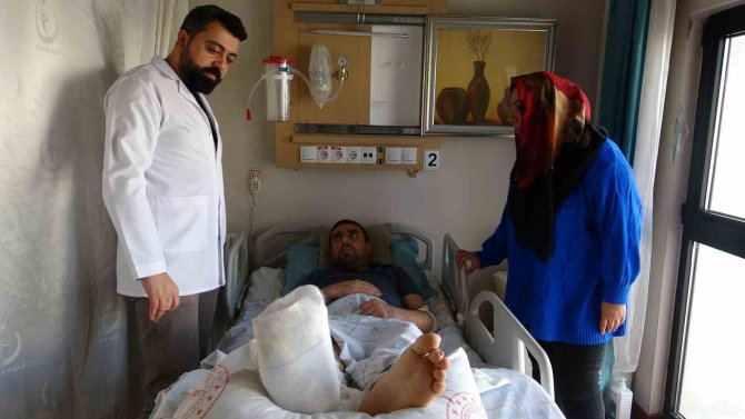 İ̇kinci Kattan Atladı, Enkazın Altında Kalmaktan Kurtuldu