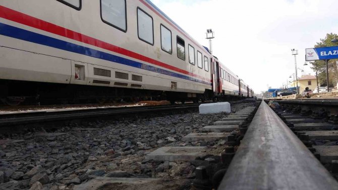 Tren Vagonları Depremzedelerin Evi Oldu