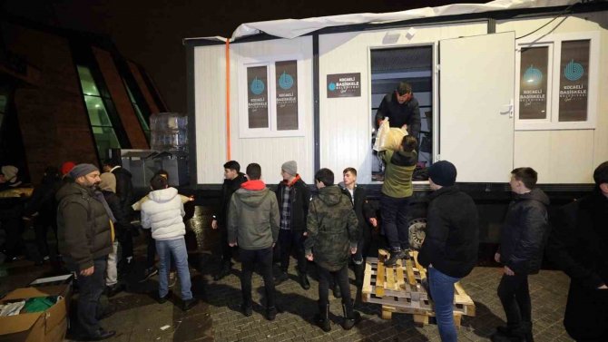 Deprem Bölgesinde Günde Bin Kişinin Yemek İhtiyacını Karşılayacaklar