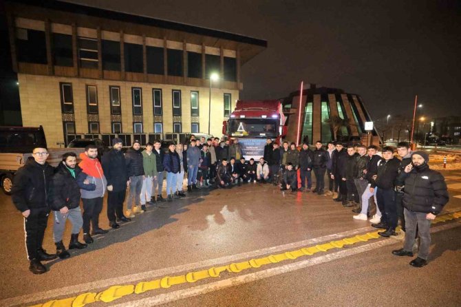 Deprem Bölgesinde Günde Bin Kişinin Yemek İhtiyacını Karşılayacaklar