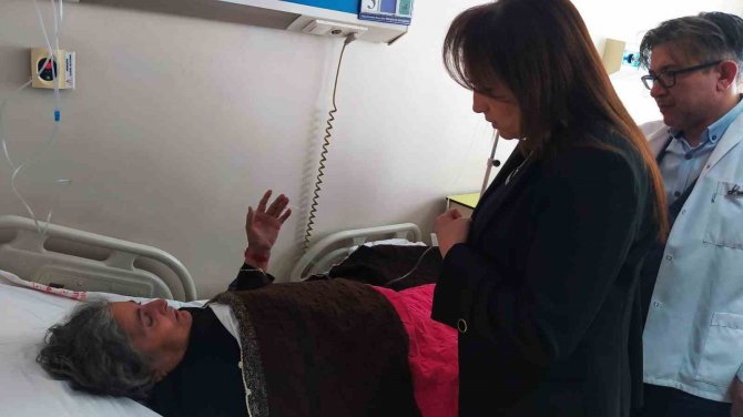 Denizli’ye Getirilen Depremzedelerin Tedavileri Sürüyor