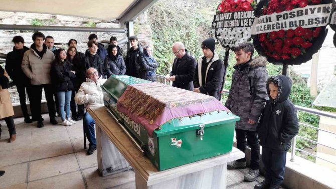 Ereğlili Burcu Öğretmen Gözyaşları Arasında Toprağa Verildi