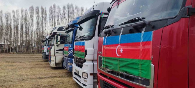Nahçıvan’dan Türkiye’ye 38 Yardım Tırı