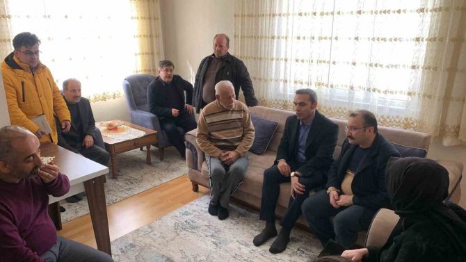 Kaymakam Çiçek, “Depremzedelerin İhtiyaçları Konusunda Her Şeyi Yapmaya Hazırız”