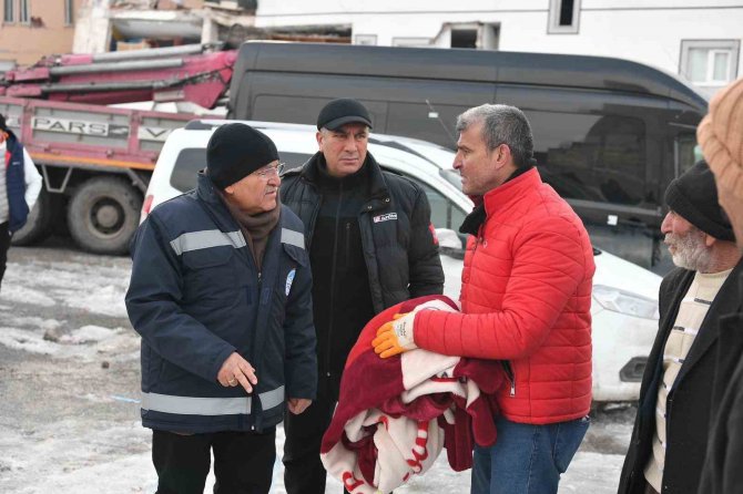 Büyükkılıç: “Kayseri, Deprem Bölgesi İçin Tek Yürek Oldu”
