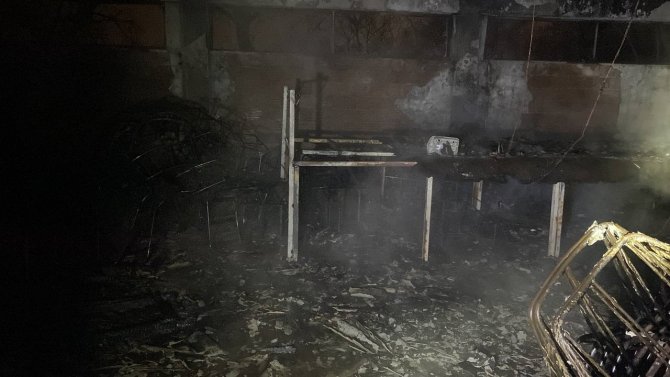Kocaeli’de Mobilya Fabrikasının Sünger Deposu Alevlere Teslim Oldu