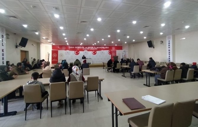 Erciş’e Gelen Depremzedeler İçin Psiko-sosyal Destek Veriliyor