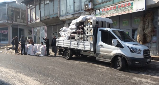 Muş’tan Deprem Bölgesine 600 Soba Gönderildi