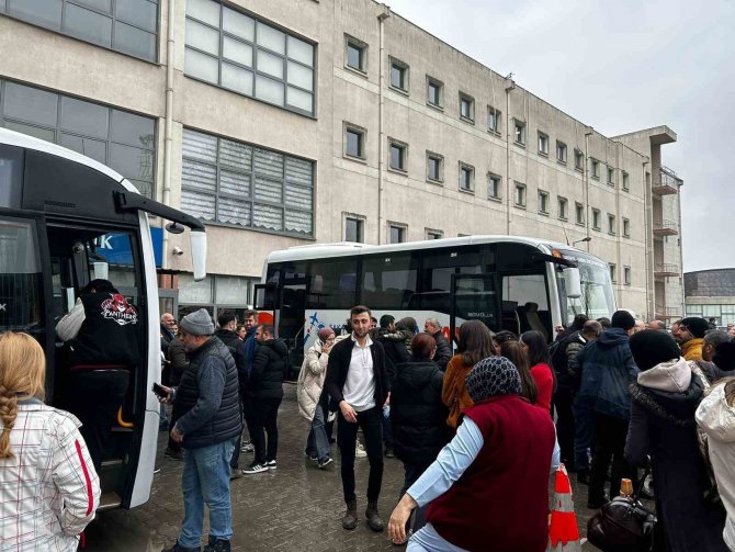 Sakarya’dan 72 Sağlık Personeli Daha Deprem Bölgesine Gönderildi