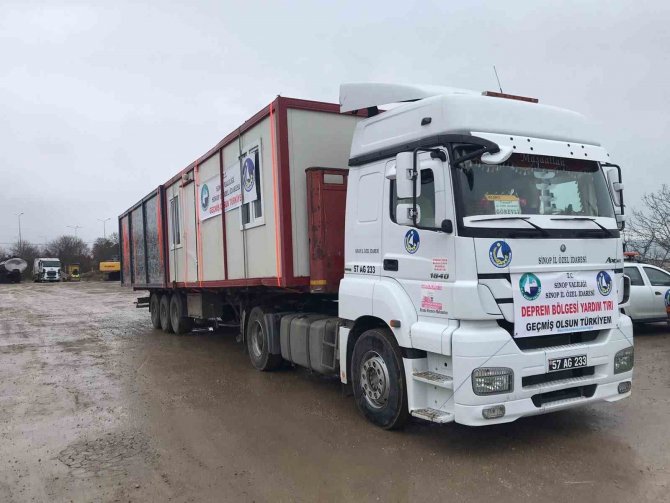 Sinop’tan Afet Bölgesine 8 Konteyner Gönderildi